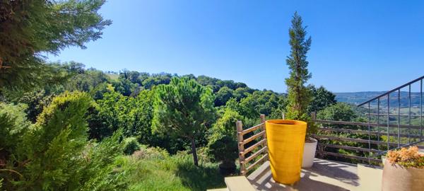 Coup de coeur assuré! Maison de charme en pierre, vue panoramique et prestations d'exception Montbazens