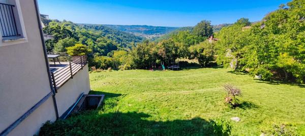 Coup de coeur assuré! Maison de charme en pierre, vue panoramique et prestations d'exception Montbazens