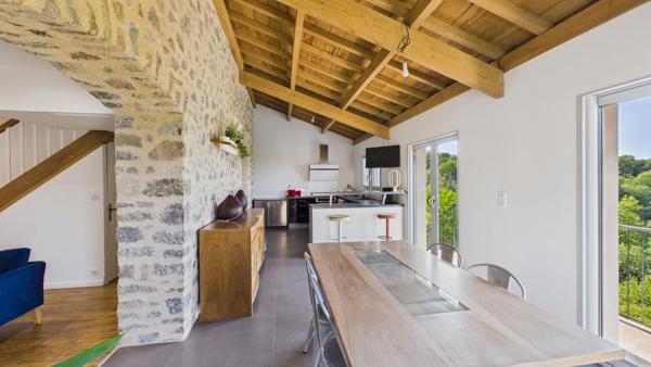 Coup de coeur assuré! Maison de charme en pierre, vue panoramique et prestations d'exception Montbazens