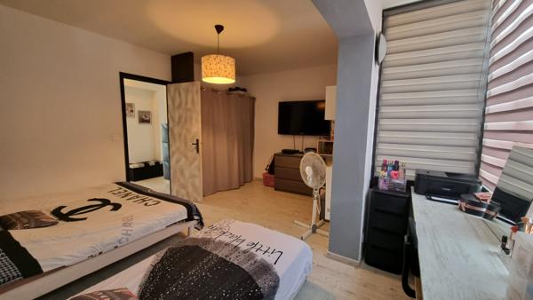 LOCATION : appartement F3 (72 m²) à BORGO
