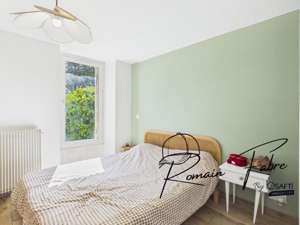Maison en pierre entièrement rénovée avec 3 chambres, 2 bureaux