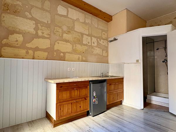 Studio avec extérieur - Saint-Michel , Bordeaux