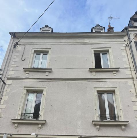 IMMEUBLE LAVAL 150 m²