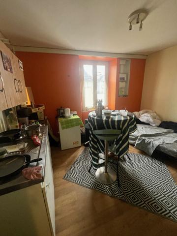 IMMEUBLE LAVAL 150 m²