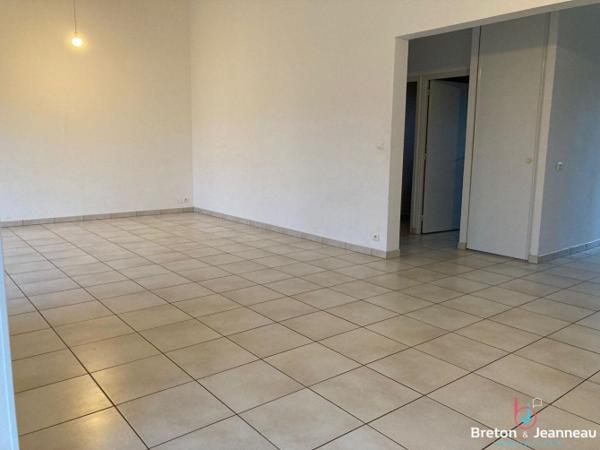 Maison quartier Polyclinique à Laval