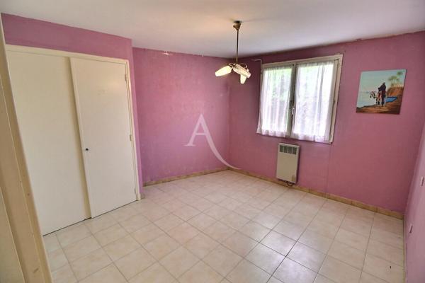 MAISON FAMILIALE À FORT POTENTIEL DÉVELOPPANT 142 M² AVEC 5 CHAMBRES SUR TERRAIN 3 FACES AU CALME