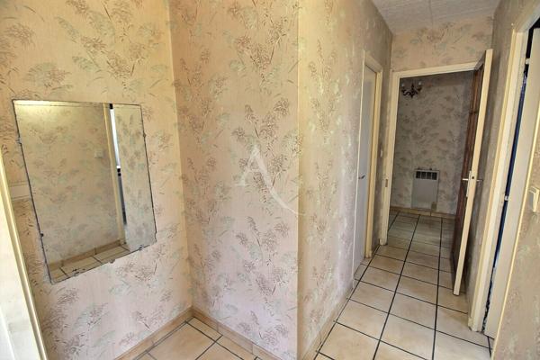 MAISON FAMILIALE À FORT POTENTIEL DÉVELOPPANT 142 M² AVEC 5 CHAMBRES SUR TERRAIN 3 FACES AU CALME
