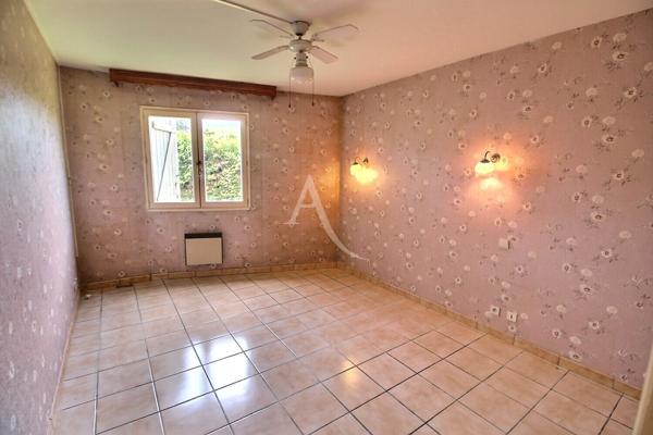 MAISON FAMILIALE À FORT POTENTIEL DÉVELOPPANT 142 M² AVEC 5 CHAMBRES SUR TERRAIN 3 FACES AU CALME