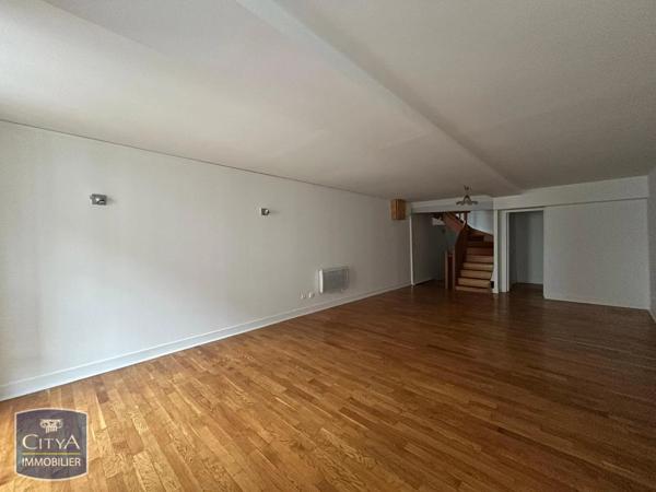 Appartement à louer 4 pièces 101m² Arpajon (91290)