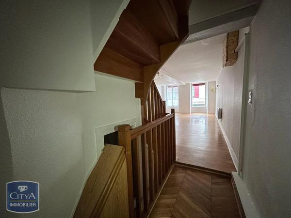 Appartement à louer 4 pièces 101m² Arpajon (91290)