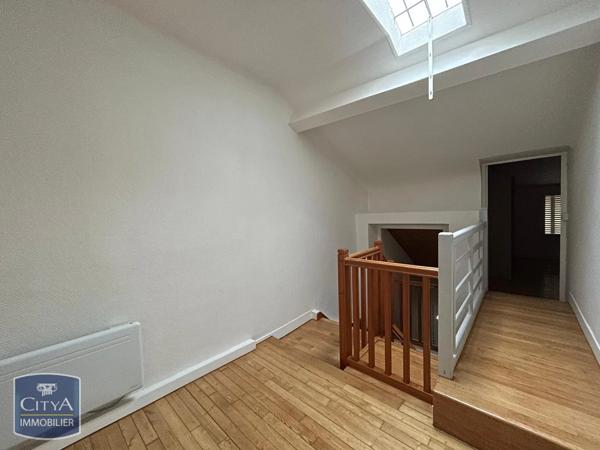 Appartement à louer 4 pièces 101m² Arpajon (91290)