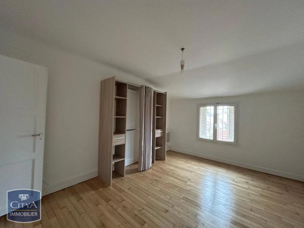 Appartement à louer 4 pièces 101m² Arpajon (91290)