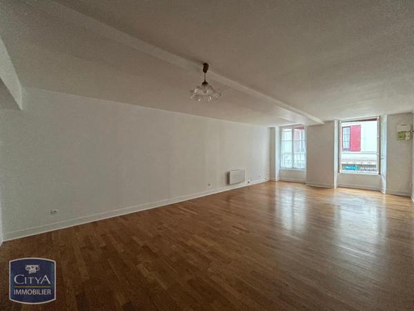 Appartement à louer 4 pièces 101m² Arpajon (91290)