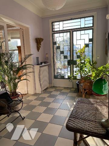 MAISON - VENTE - 
Maison individuelle en briques, présentant une architecture de caractère ave...