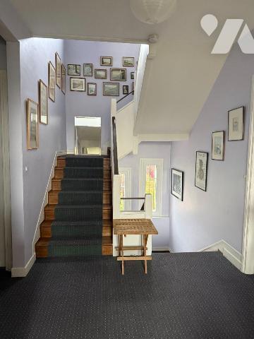 MAISON - VENTE - 
Maison individuelle en briques, présentant une architecture de caractère ave...