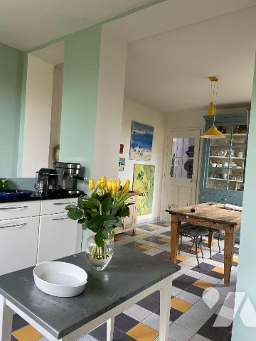 MAISON - VENTE - 
Maison individuelle en briques, présentant une architecture de caractère ave...