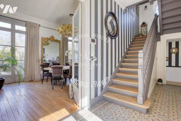 Maison de Maître de 280 m2 avec 5 chambres et 1360 M2 de terrain, Orgeval