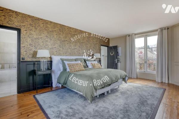 Maison de Maître de 280 m2 avec 5 chambres et 1360 M2 de terrain, Orgeval