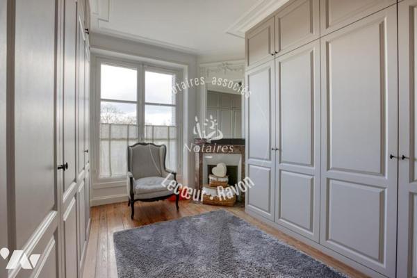 Maison de Maître de 280 m2 avec 5 chambres et 1360 M2 de terrain, Orgeval
