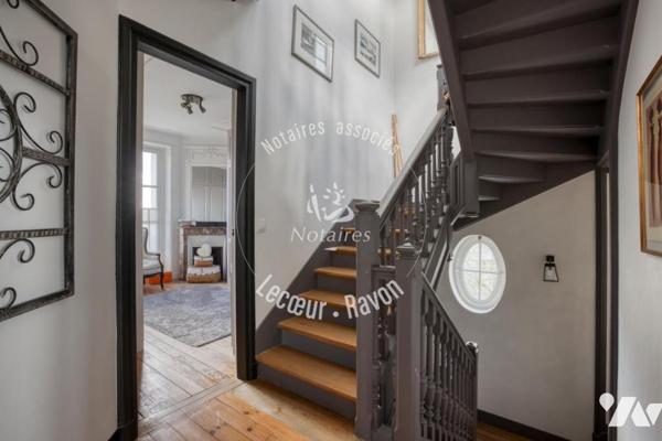 Maison de Maître de 280 m2 avec 5 chambres et 1360 M2 de terrain, Orgeval