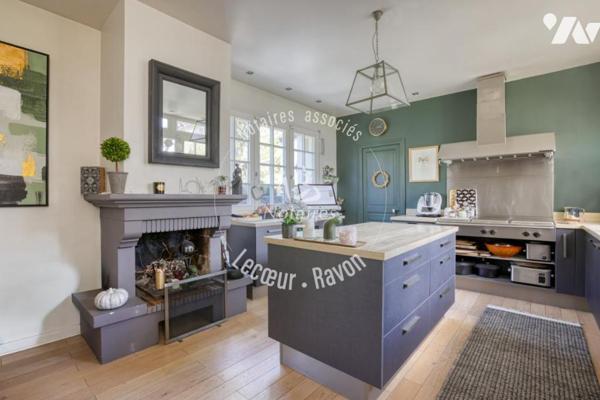 Maison de Maître de 280 m2 avec 5 chambres et 1360 M2 de terrain, Orgeval