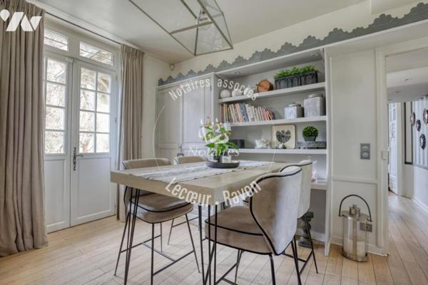Maison de Maître de 280 m2 avec 5 chambres et 1360 M2 de terrain, Orgeval
