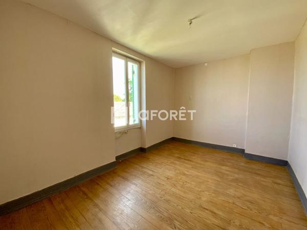 Achat maison près de LAVARDAC - 8 pièce(s) - 210 m² - 254 000 €