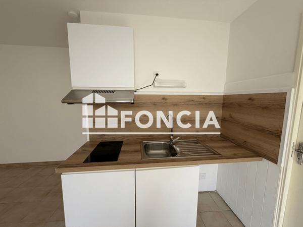 Location Appartement 2 pièces 33.39 m² - 7 BIS PLACE DU CHARDONNAY Beziers 34500