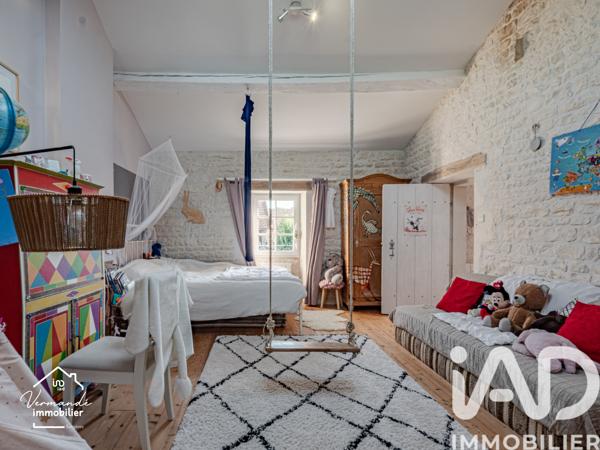Maison à vendre 4 pièces 190 m² Surgères