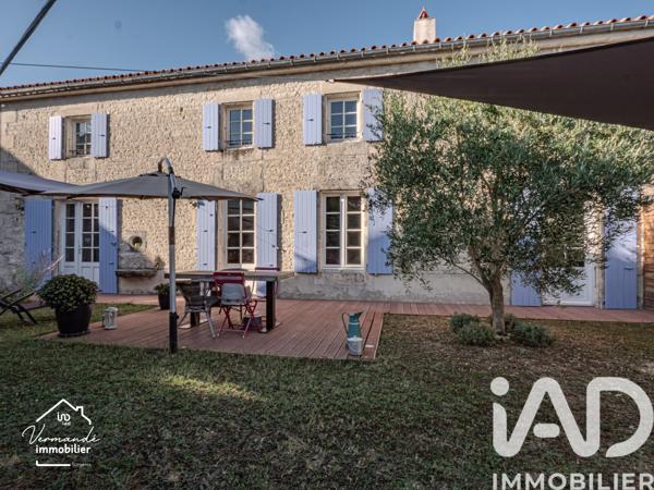 Maison à vendre 4 pièces 190 m² Surgères