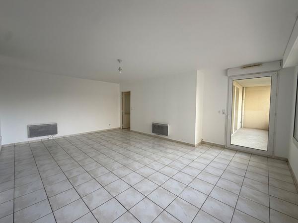 LE MANS - CHASSE ROYALE- T4- 102m²-TERRASSE+ 2 PARKINGS
