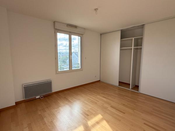 LE MANS - CHASSE ROYALE- T4- 102m²-TERRASSE+ 2 PARKINGS
