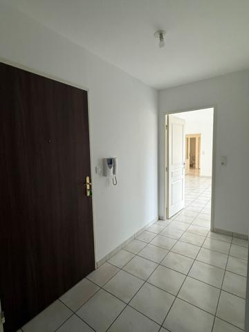 LE MANS - CHASSE ROYALE- T4- 102m²-TERRASSE+ 2 PARKINGS