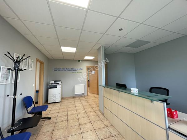 Entrepôt + bureaux 800m² Zone Europort