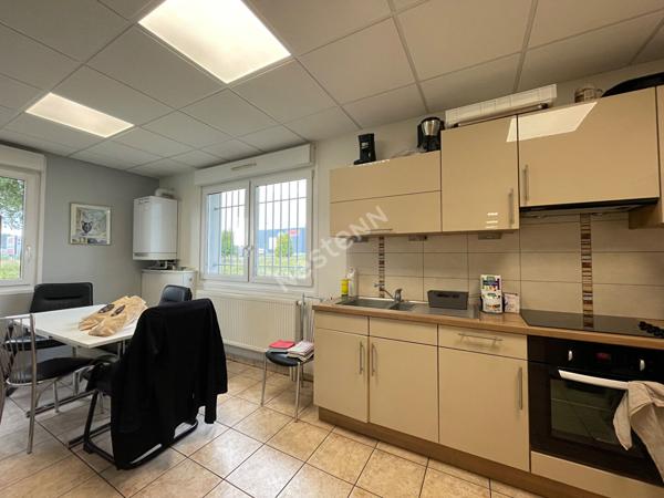 Entrepôt + bureaux 800m² Zone Europort