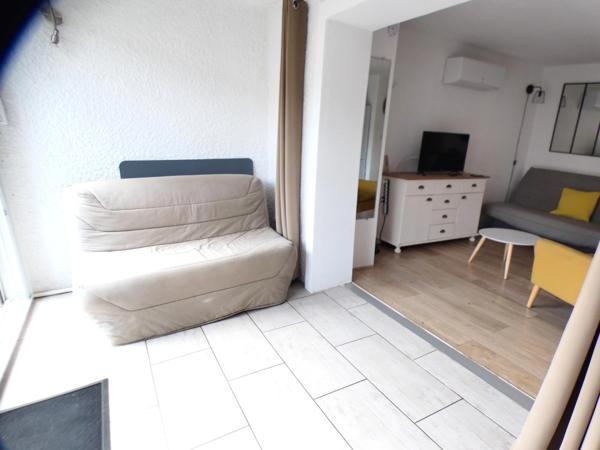 Pinède. Appartement 2 pièces en rez-de-jardin