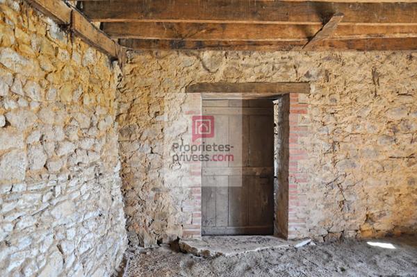 Maison d'habitation de plain pied 7 pièce(s) 162 m2 avec corps de ferme beau potentiel