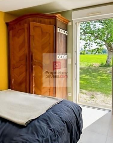 Maison d'habitation de plain pied 7 pièce(s) 162 m2 avec corps de ferme beau potentiel