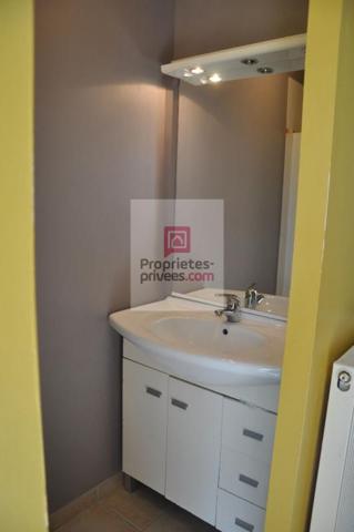 Maison d'habitation de plain pied 7 pièce(s) 162 m2 avec corps de ferme beau potentiel