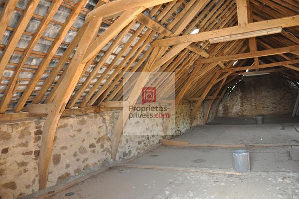 Maison d'habitation de plain pied 7 pièce(s) 162 m2 avec corps de ferme beau potentiel