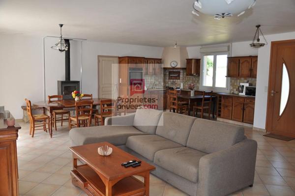 Maison d'habitation de plain pied 7 pièce(s) 162 m2 avec corps de ferme beau potentiel