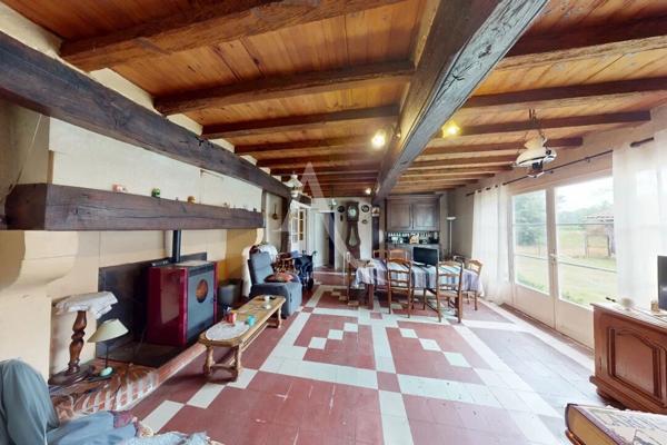 Ancienne ferme à rénover de 149 m² habitables avec dépendances sur environ 1 600 m² de terrain