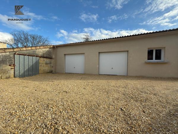 Maison en pierre de caractère en cours de rénovation – Lussac (Gironde)