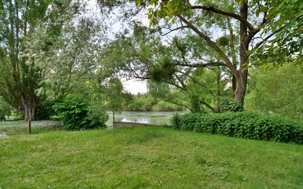 Maison à vendre    2 pièces •  Condé-Sainte-Libiaire