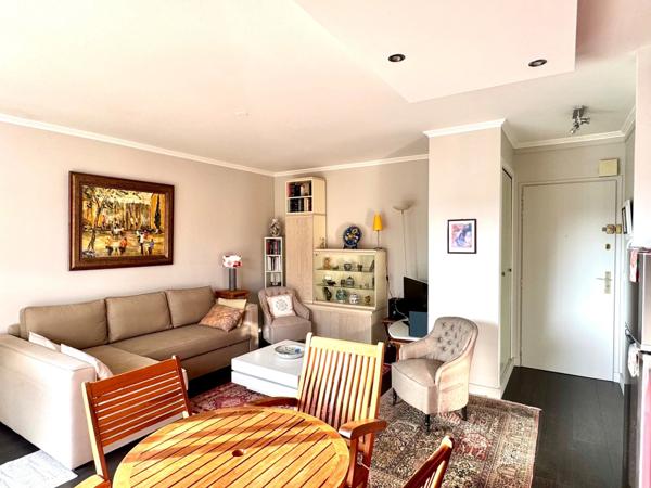 LA BAULE-HYPER-CENTRE-APPARTEMENT T2 DE 38M2-AVANT DERNIER ETAGE-BALCON-PARKING FERMÉ-CAVE