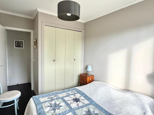 LA BAULE-HYPER-CENTRE-APPARTEMENT T2 DE 38M2-AVANT DERNIER ETAGE-BALCON-PARKING FERMÉ-CAVE