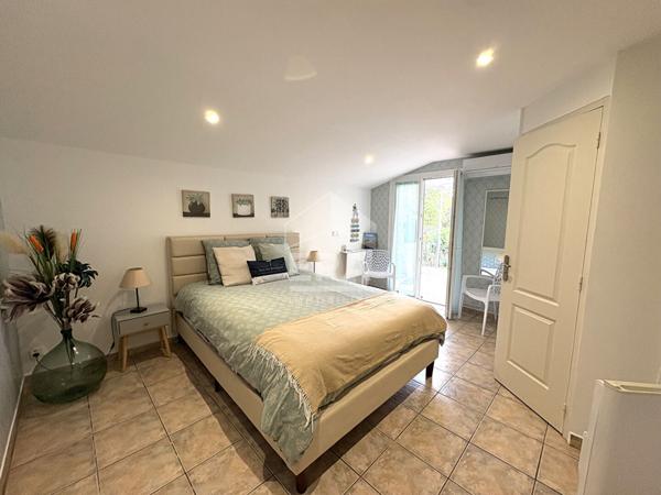 A Vendre Propriété de charme de 230m2 avec activité Gîtes de France Vue panoramique sur les Maures