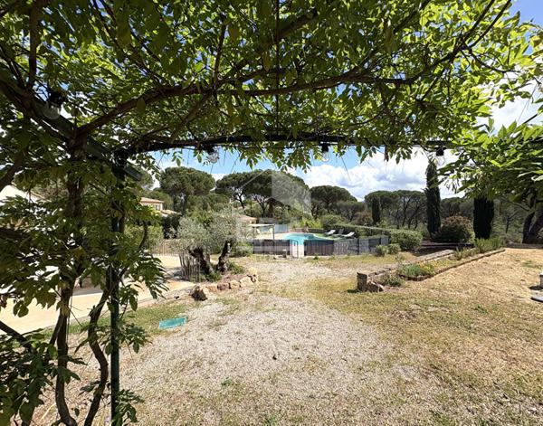 A Vendre Propriété de charme de 230m2 avec activité Gîtes de France Vue panoramique sur les Maures