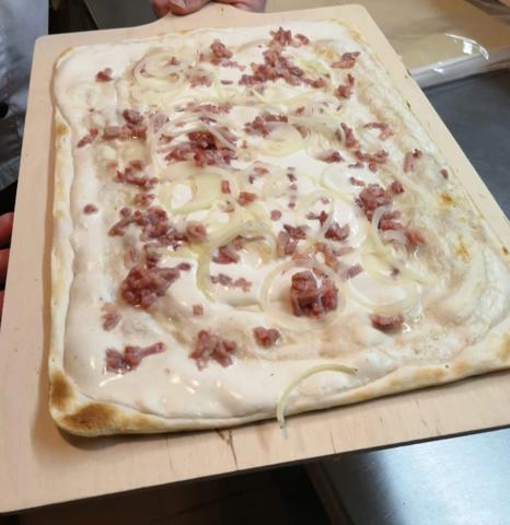 Local commercial à louer WASSELONNE (67) : Type Pizzeria / Bar - 140 m2 - 80 Pl Int - 70 Pl Terrasse - 13 Becs à Bière Pression - Emplacement N° 1 - Parking gratuit 50 Pl.