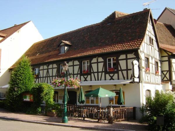 Local commercial à louer WASSELONNE (67) : Type Pizzeria / Bar - 140 m2 - 80 Pl Int - 70 Pl Terrasse - 13 Becs à Bière Pression - Emplacement N° 1 - Parking gratuit 50 Pl.